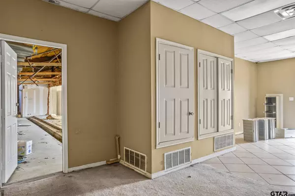 1416 N Edwards, Mt Pleasant, TX 75455