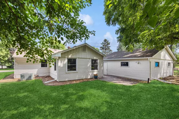 5724 Moore Lake DR W, Fridley, MN 55432