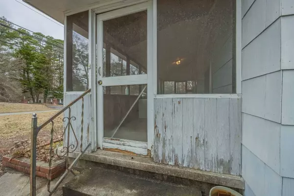 909 S Pond St, Toccoa, GA 30577