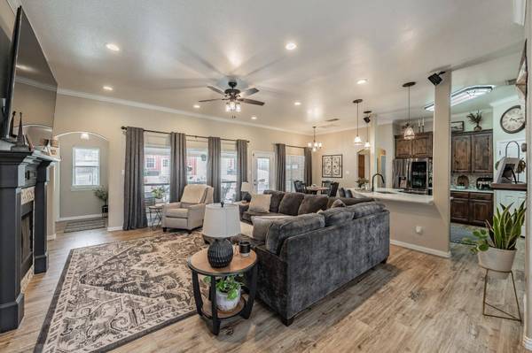 940 Herby Del Trail, Azle, TX 76020