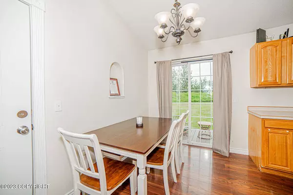 1137 S Katie CIR, Palmer, AK 99645