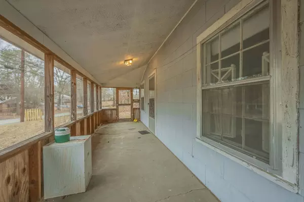 909 S Pond St, Toccoa, GA 30577