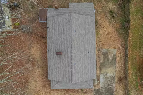 909 S Pond St, Toccoa, GA 30577