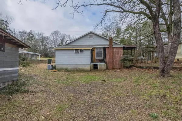 909 S Pond St, Toccoa, GA 30577