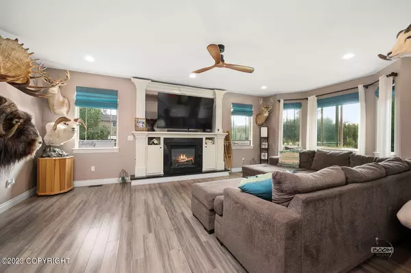 10745 E Meadowlark CIR, Palmer, AK 99645