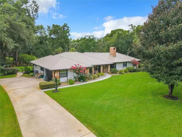 203 E GREENTREE LN, Lake Mary, FL 32746