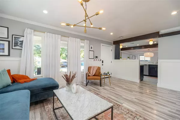 104 Bernhard AVE, Sonoma, CA 95476