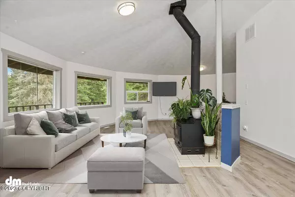 5525 Hiland RD, Eagle River, AK 99577