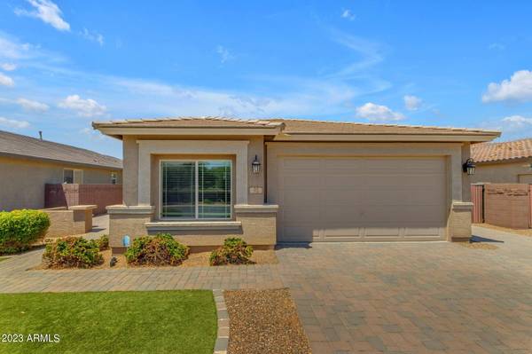 92 W STRAWBERRY TREE Avenue, San Tan Valley, AZ 85140