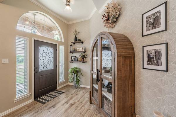 940 Herby Del Trail, Azle, TX 76020