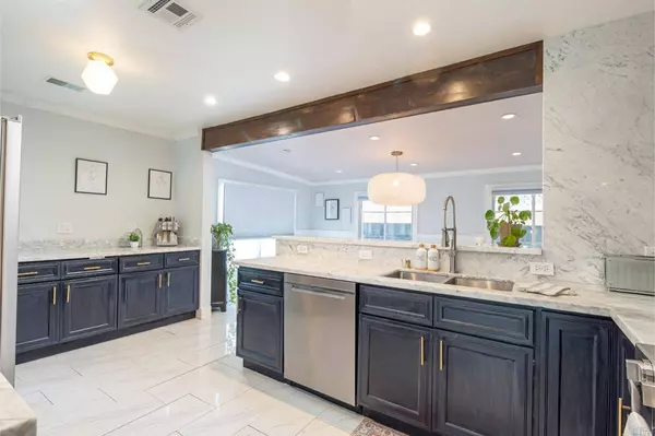 104 Bernhard AVE, Sonoma, CA 95476