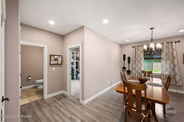 10745 E Meadowlark CIR, Palmer, AK 99645