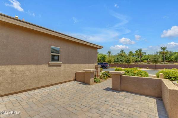 92 W STRAWBERRY TREE Avenue, San Tan Valley, AZ 85140