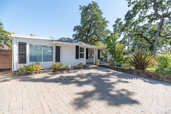 104 Bernhard AVE, Sonoma, CA 95476