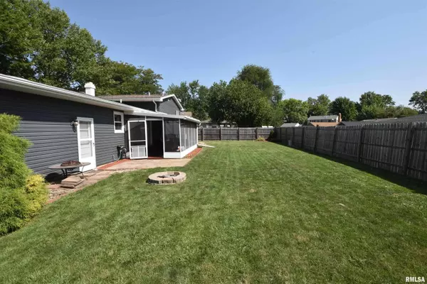 1691 MONROE ST, Galesburg, IL 61401