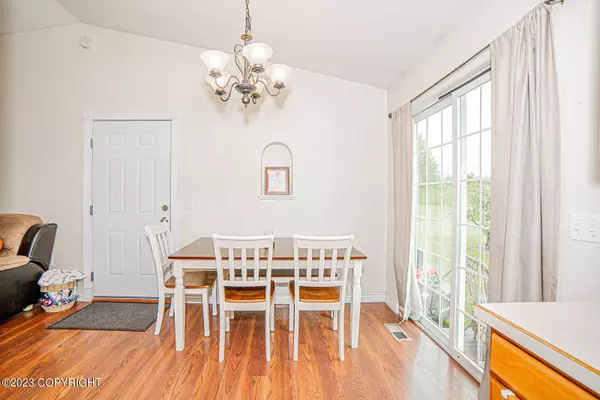 1137 S Katie CIR, Palmer, AK 99645