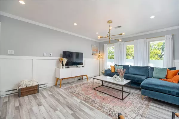 104 Bernhard AVE, Sonoma, CA 95476