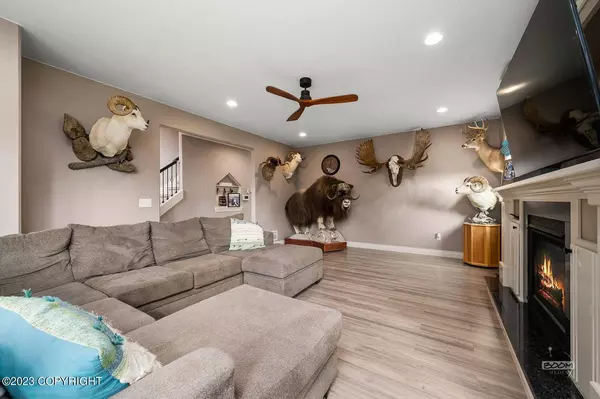 10745 E Meadowlark CIR, Palmer, AK 99645