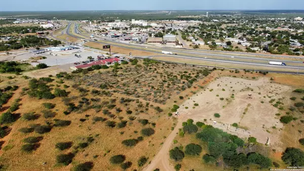 183 Interstate 35, Cotulla, TX 78014