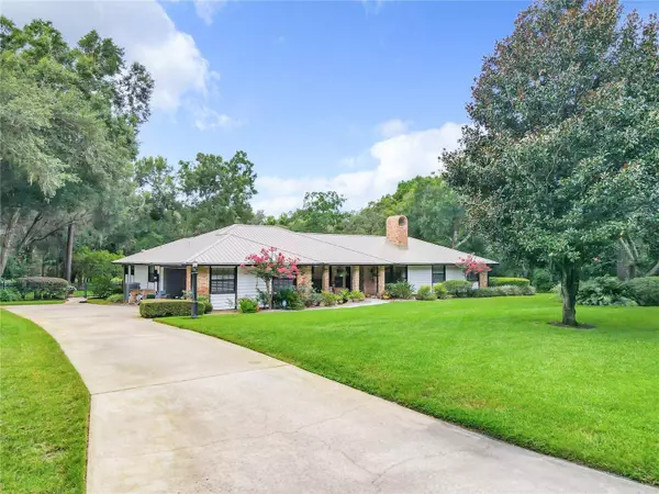 203 E GREENTREE LN, Lake Mary, FL 32746