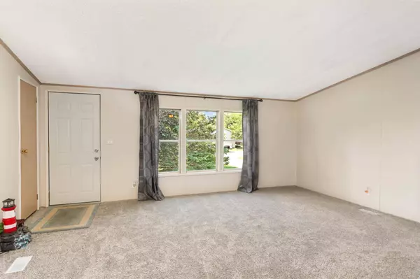 109 Hialeah ST, Osceola, WI 54020