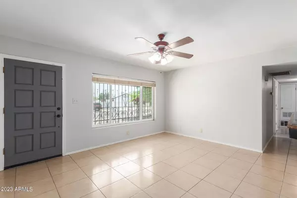 8634 S 3RD Street, Phoenix, AZ 85042