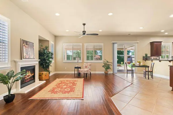 2128 Benton LOOP, Roseville, CA 95747