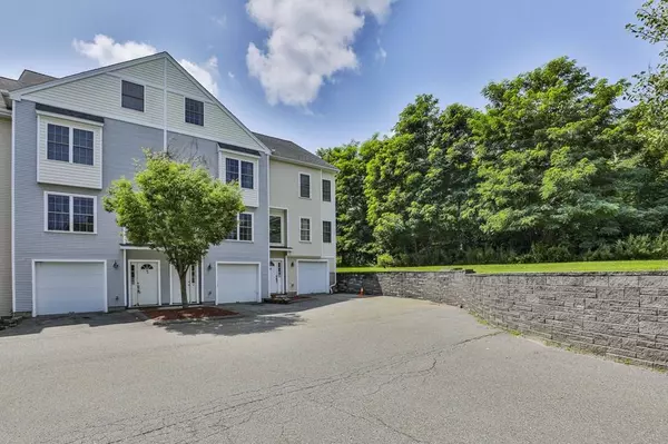 30 Rice Ln #14, Worcester, MA 01604