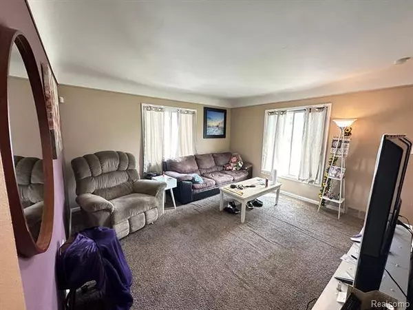 27501 Garfield Street, Roseville, MI 48066