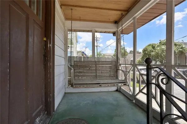 6123 LAUREL ST, New Orleans, LA 70118