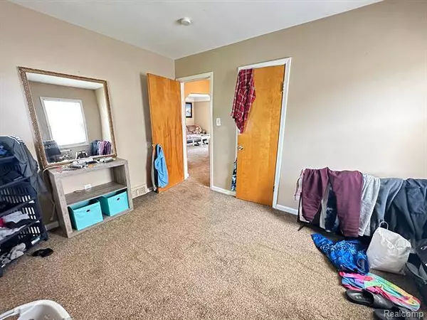 27501 Garfield Street, Roseville, MI 48066