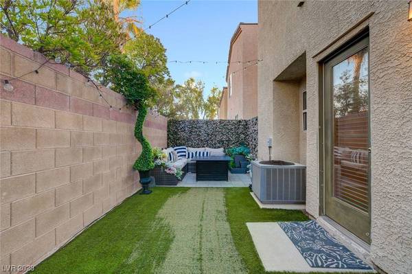 7691 Park Village Place, Las Vegas, NV 89113