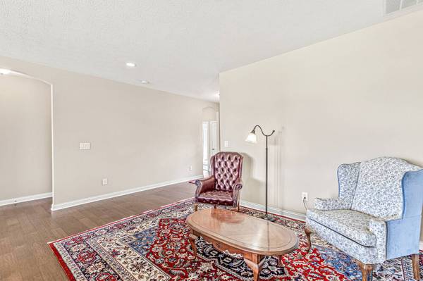 6280 Burgin DR, Whitestown, IN 46075