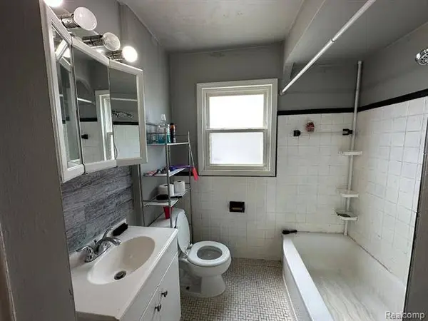 27501 Garfield Street, Roseville, MI 48066