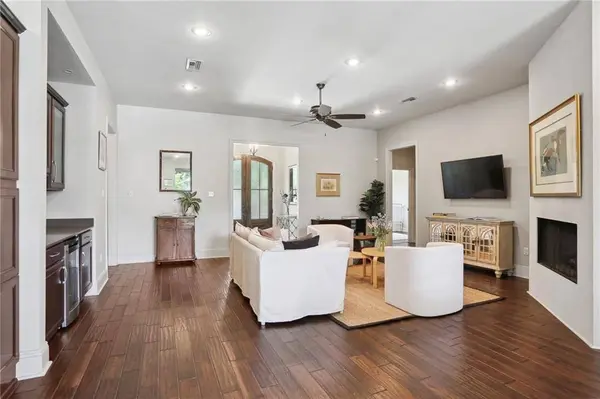 6607 VICKSBURG ST, New Orleans, LA 70124