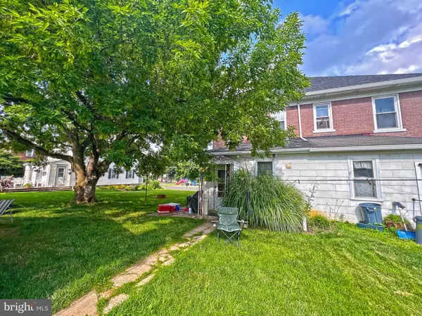 1014 3RD AVE, Hellertown, PA 18055