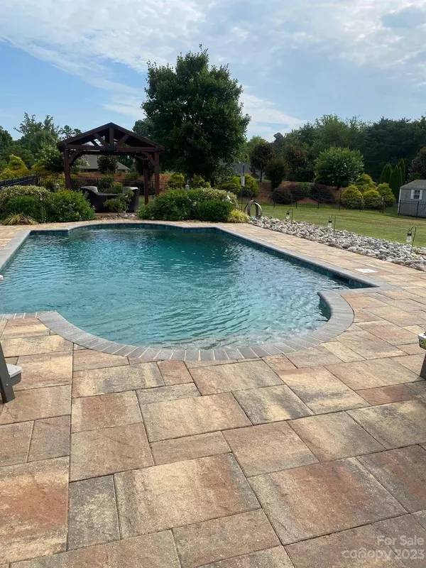 133 Mills Plantation CIR, Troutman, NC 28166