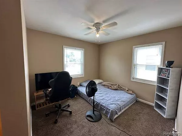 27501 Garfield Street, Roseville, MI 48066