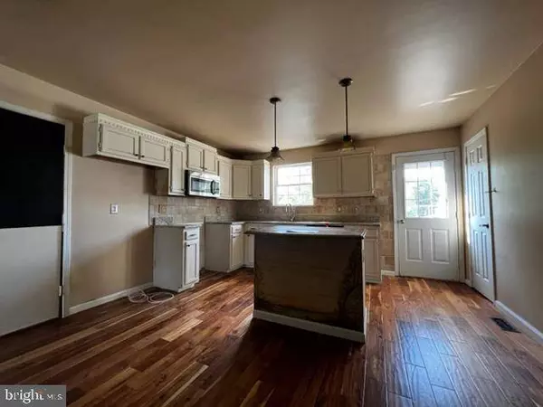 319 SCHOOL HOUSE RD, Williamstown, NJ 08094