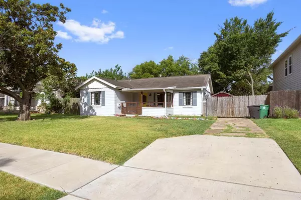 1516 Des Jardines ST, Houston, TX 77023