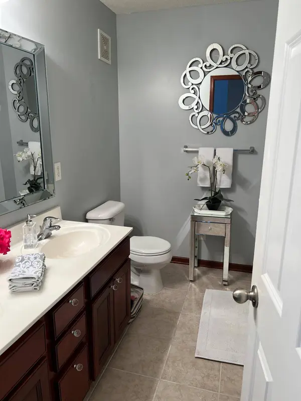 5121 Yuma LN N, Plymouth, MN 55446