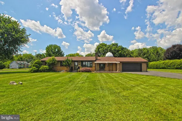 3300 BROADWAY RD, Easton, PA 18040