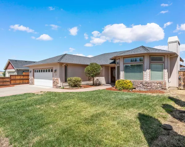 3239 Ford Dr, Medford, OR 97504