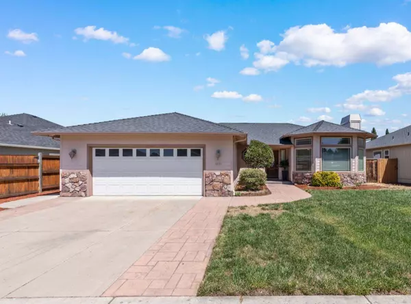 3239 Ford Dr, Medford, OR 97504