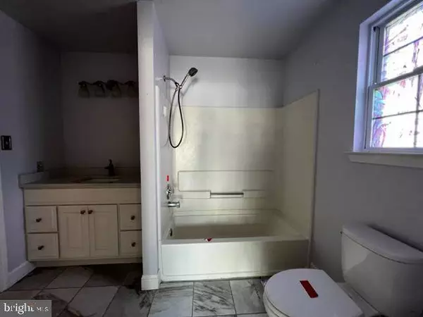 319 SCHOOL HOUSE RD, Williamstown, NJ 08094