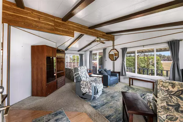 8080 Harborview RD #M211, Blaine, WA 98230