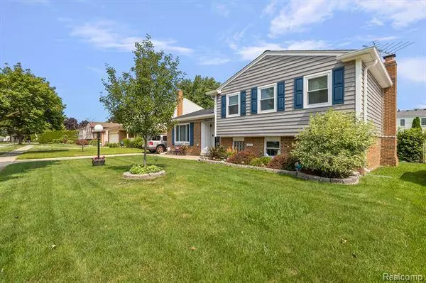 13273 WESTMINISTER Drive, Sterling Heights, MI 48313