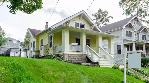 8 E Division ST, Lemont, IL 60439