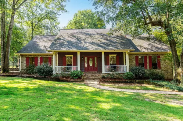 195 County Line Rd, Ellisville, MS 39437