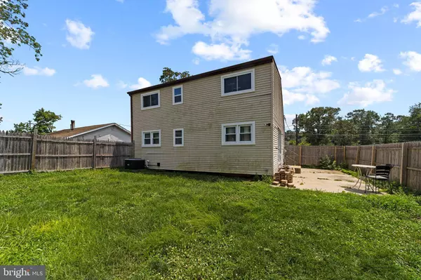 6 LINCOLN AVE, Sicklerville, NJ 08081